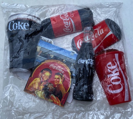9395-1 € 7,00 coca cola magneet set  van 6 mangeten.jpeg